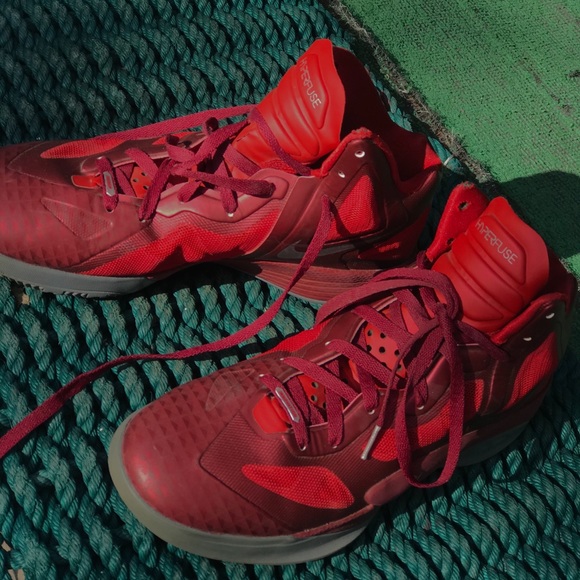 red and maroon Nike hyperfusion - Picture 2 of 5